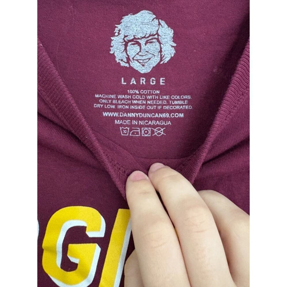 NWOT Danny Duncan Virginity Rocks Maroon T Shirt Size Large - Picture 5 of 5